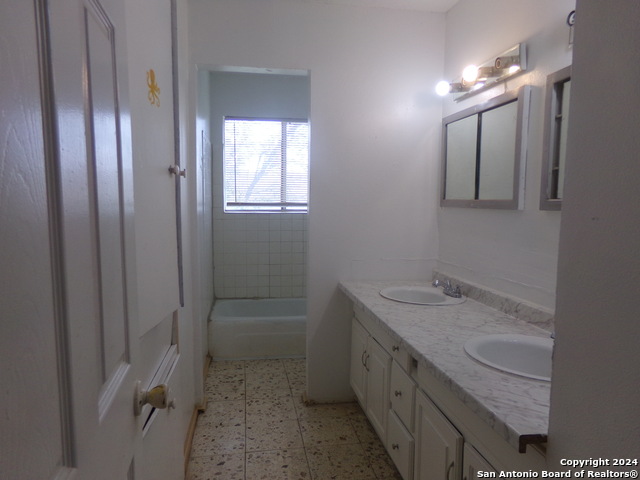 Image 18 of 30 For 4835 Gus Eckert  3