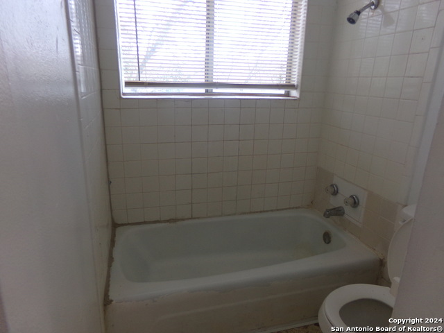 Image 19 of 30 For 4835 Gus Eckert  3