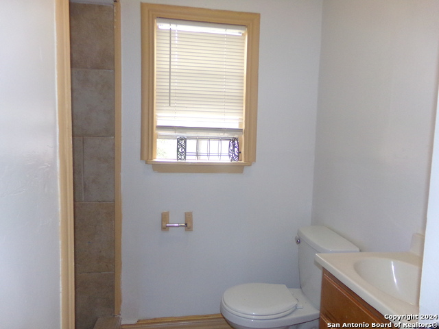 Image 28 of 30 For 4835 Gus Eckert  3