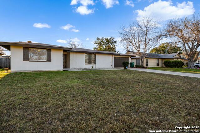 Image 3 of 39 For 1013 North Blvd