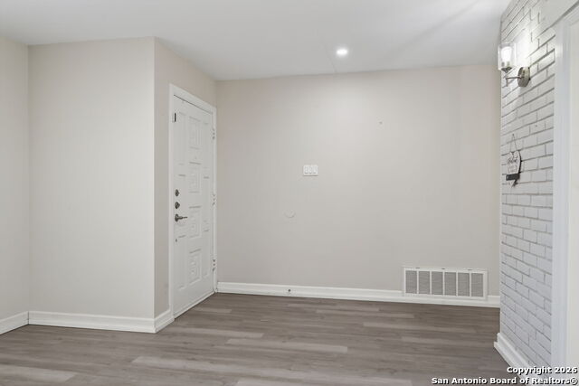 Image 5 of 39 For 1013 North Blvd