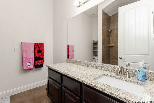 Image 21 of 37 For 880 Haven Point