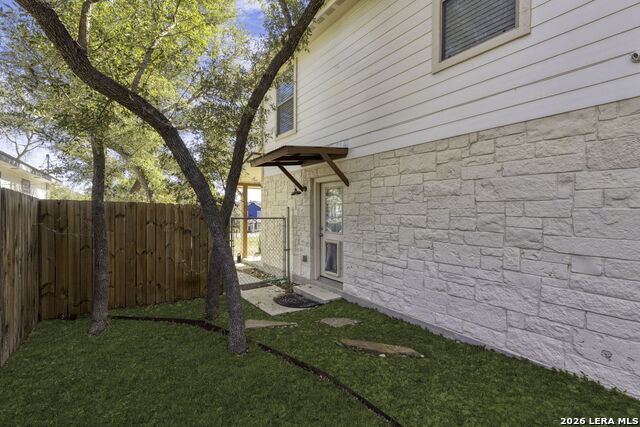 Image 37 of 43 For 1535 Bonnyview Dr