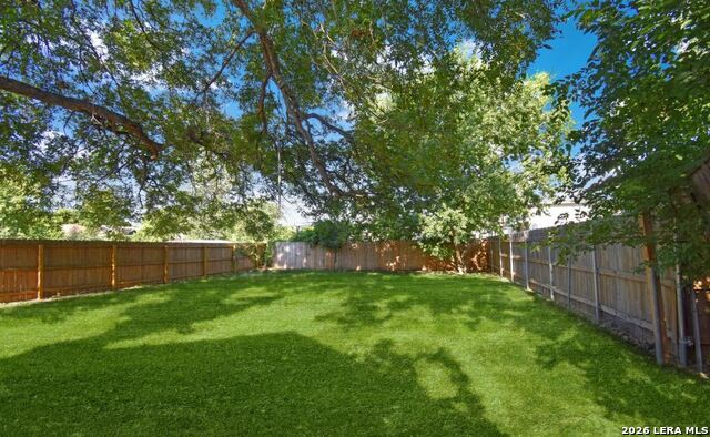 Image 20 of 22 For 823 N Palmetto