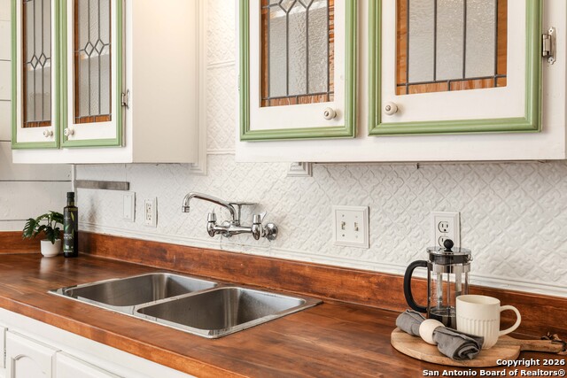 Image 10 of 28 For 545 Willow Ave