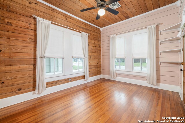 Image 16 of 28 For 545 Willow Ave