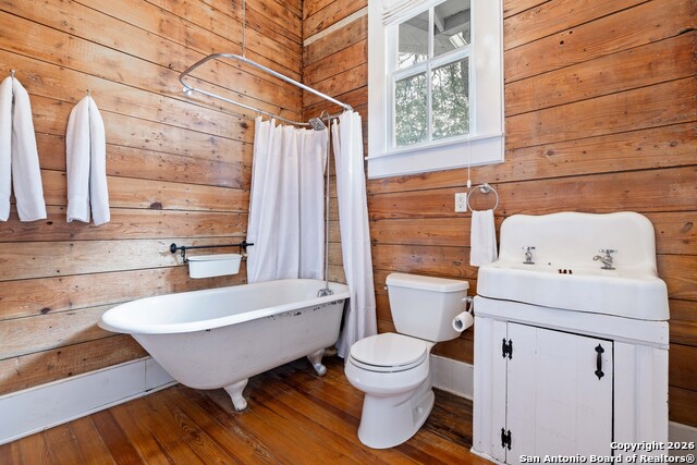 Image 17 of 28 For 545 Willow Ave