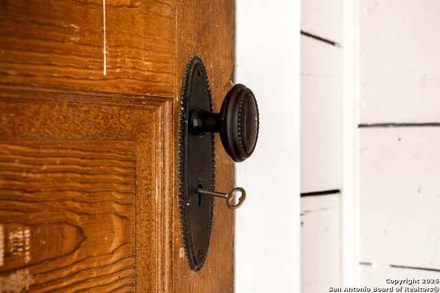 Image 20 of 28 For 545 Willow Ave