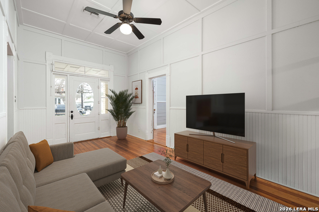 Image 4 of 28 For 545 Willow Ave