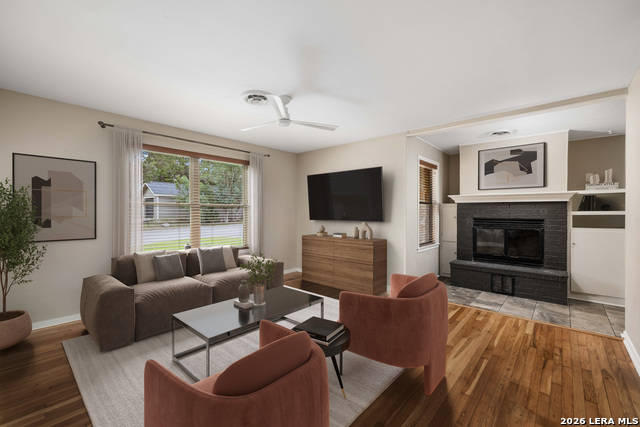 Image 11 of 28 For 162 New York Ave