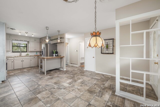 Image 6 of 28 For 162 New York Ave