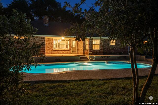 Image 10 of 62 For 604 Elm Street