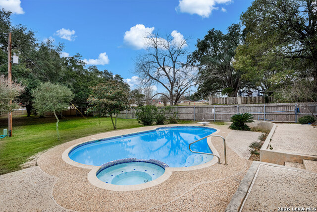 Image 15 of 62 For 604 Elm Street