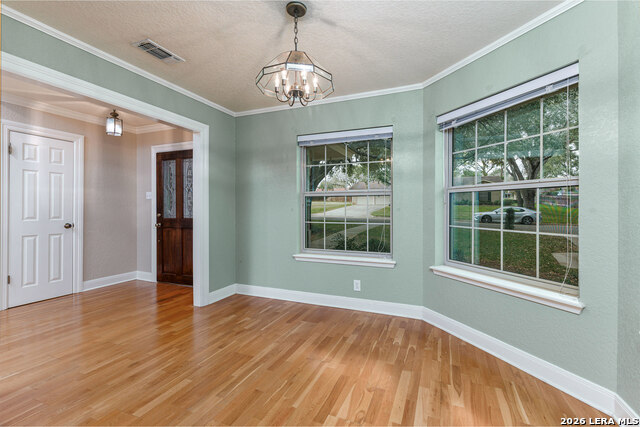 Image 20 of 62 For 604 Elm Street