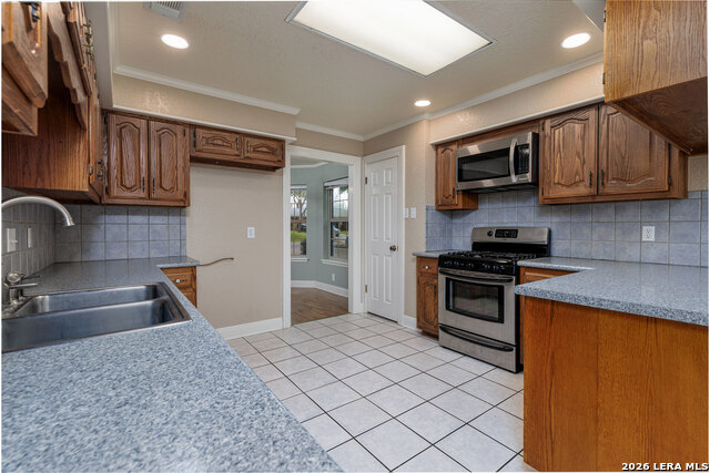 Image 23 of 62 For 604 Elm Street