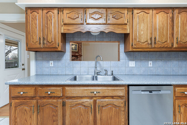 Image 27 of 62 For 604 Elm Street