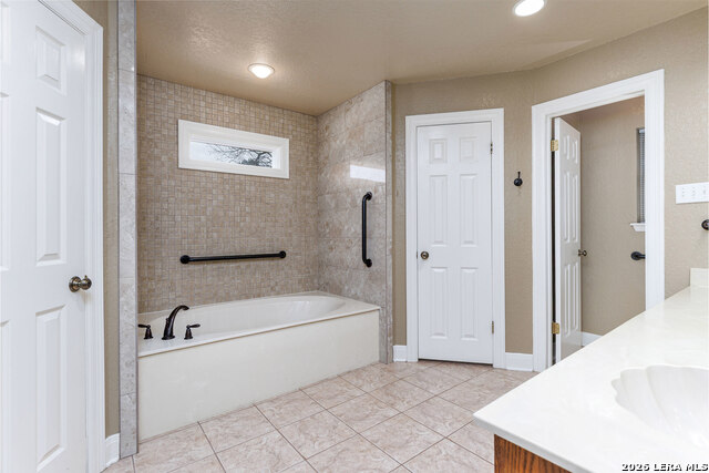 Image 31 of 62 For 604 Elm Street