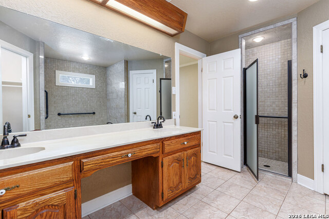 Image 32 of 62 For 604 Elm Street