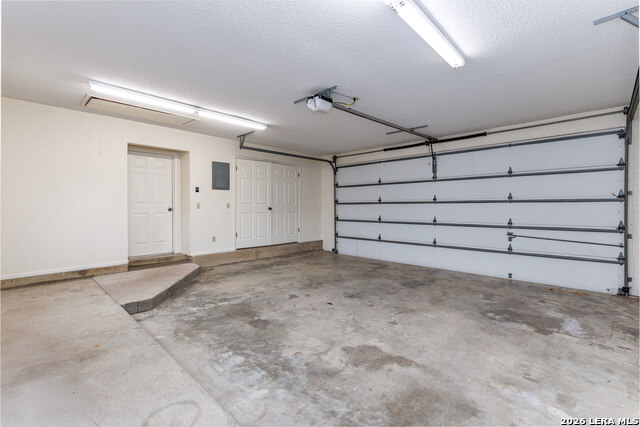 Image 38 of 62 For 604 Elm Street