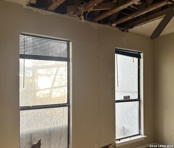 Image 4 of 21 For 16103 Chase Hill