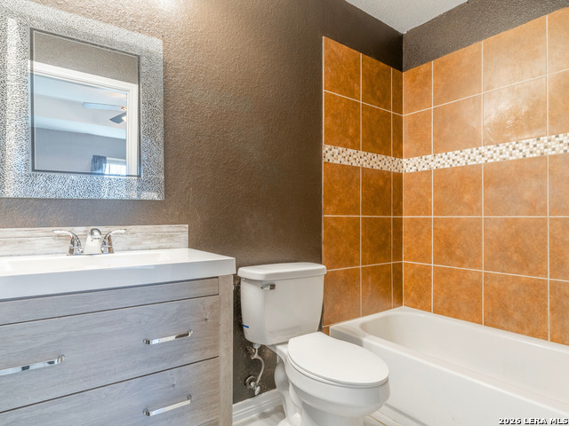 Image 6 of 22 For 1415 Essex  