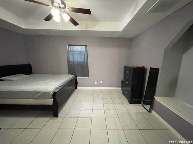 Image 9 of 22 For 1415 Essex  