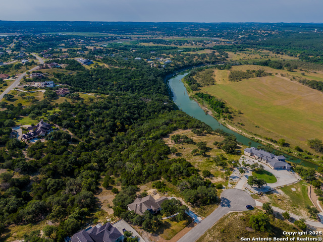 Image 4 of 21 For 255 River Bend Place