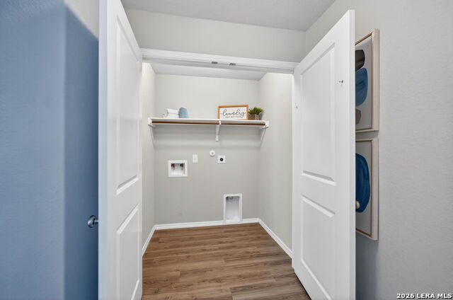 Image 19 of 25 For 9811 Marbach Hill