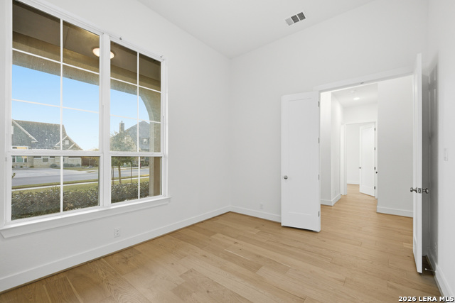 Image 21 of 52 For 432 Westmont