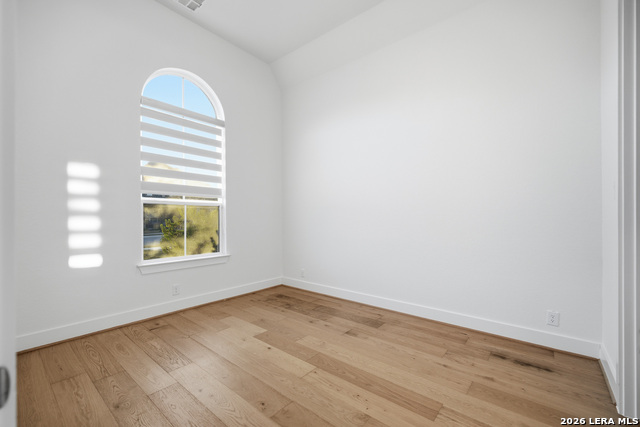 Image 23 of 52 For 432 Westmont