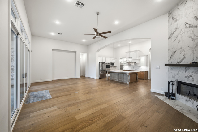 Image 29 of 52 For 432 Westmont