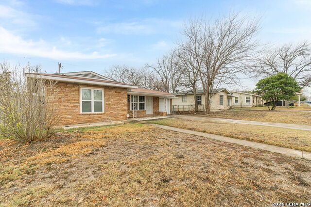 Image 4 of 34 For 462 Trudell  