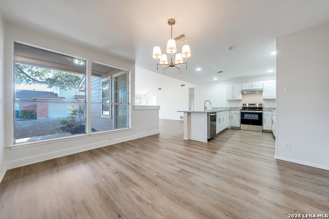 Image 10 of 24 For 6318 Club Oaks