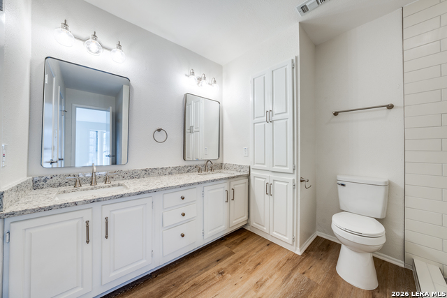 Image 20 of 24 For 6318 Club Oaks