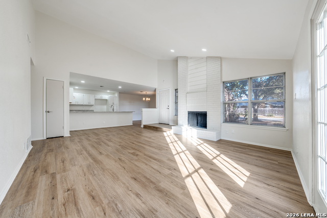 Image 5 of 24 For 6318 Club Oaks