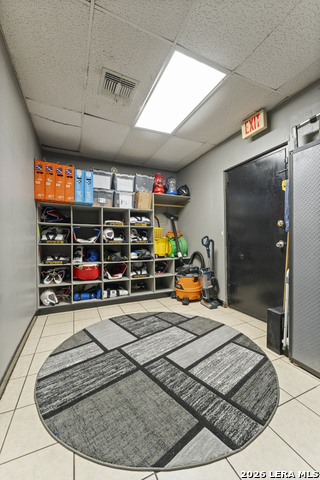 Listing photo id 8 for 9585 Braun Rd