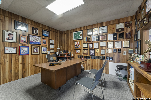 Listing photo id 13 for 9585 Braun Rd