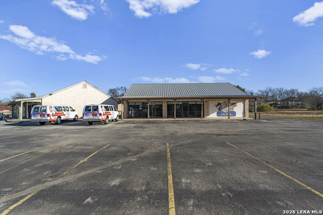 Listing photo id 30 for 9585 Braun Rd