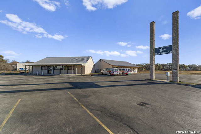 Listing photo id 31 for 9585 Braun Rd
