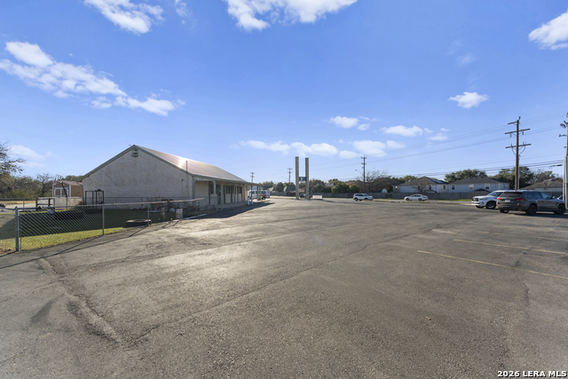 Listing photo id 33 for 9585 Braun Rd