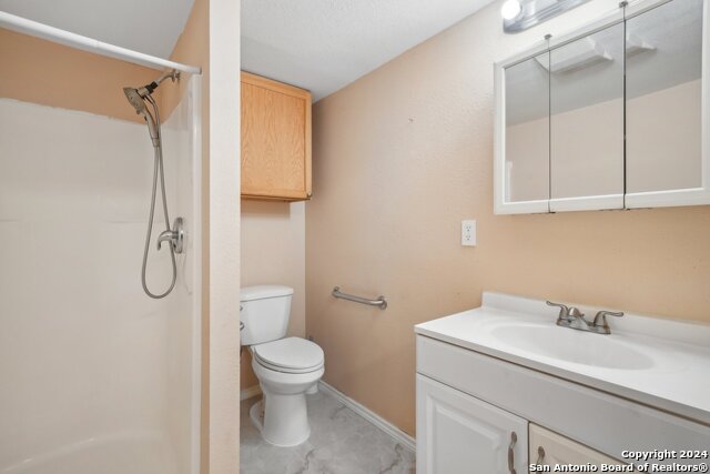 Image 26 of 29 For 140 Lake Terrace Dr