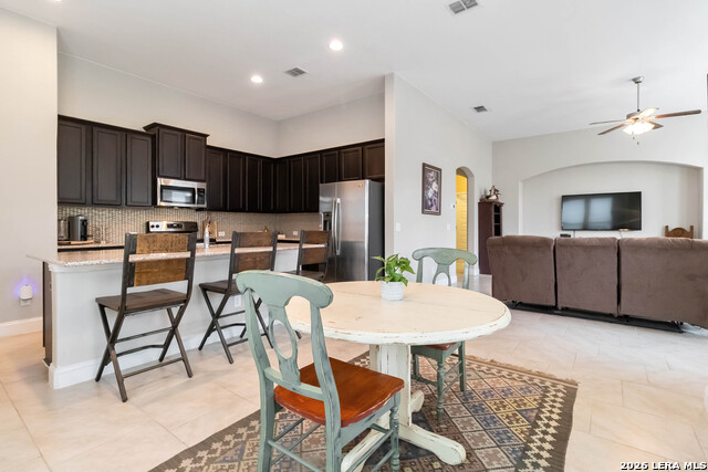 Image 10 of 24 For 1388 Kamryn  