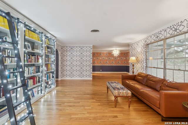 Image 17 of 38 For 210 Chattington