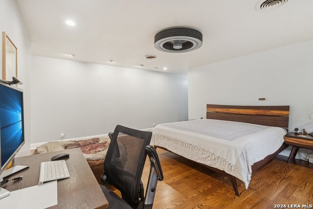 Image 29 of 38 For 210 Chattington