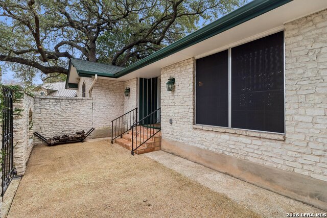 Image 4 of 38 For 210 Chattington