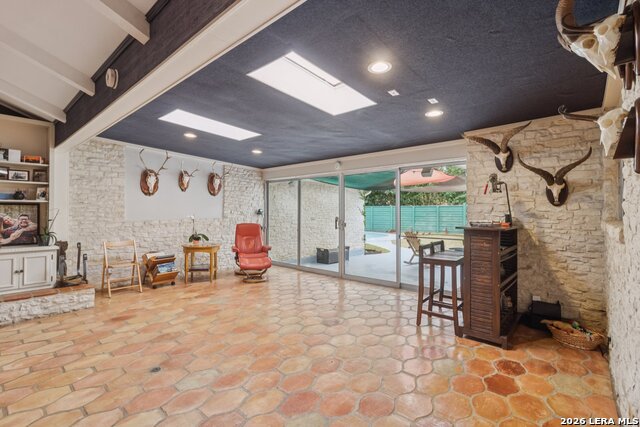 Image 7 of 38 For 210 Chattington