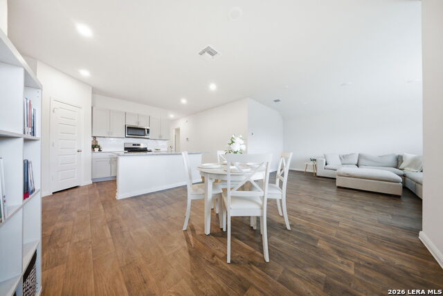 Image 4 of 52 For 323 Elephants Ear