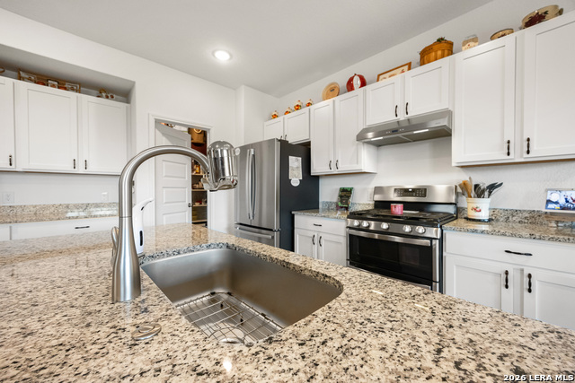 Image 17 of 40 For 5831 Hematite Rim