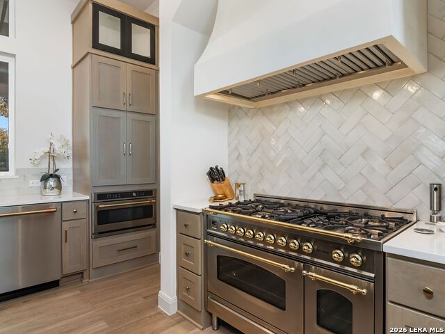 Image 31 of 80 For 565 Rosemary Ridge