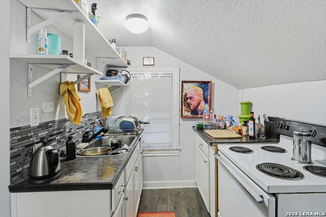 Image 10 of 33 For 434 Buckingham Ave